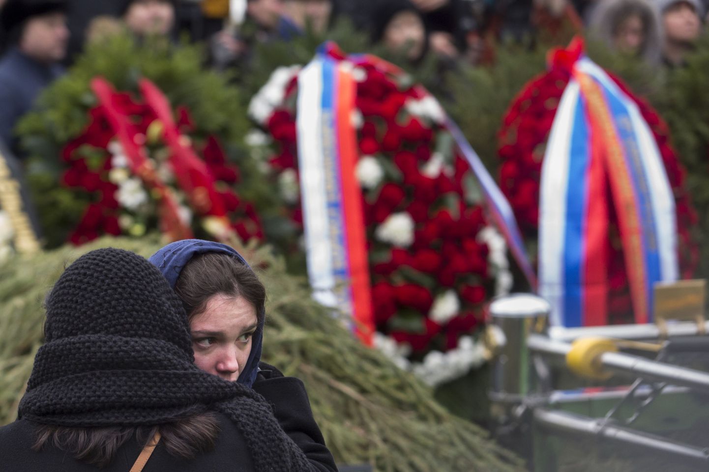 Жанна Немцова на похоронах Бориса Немцова.