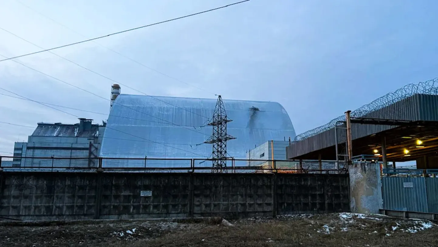 Поврежденный саркофаг Чернобыльской АЭС