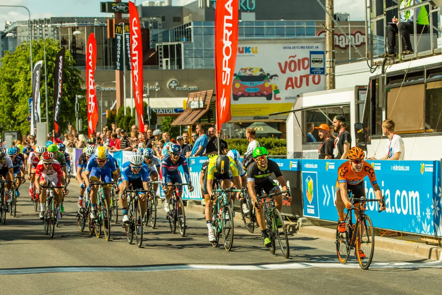 Eestimaa velotuuri esimese etapi lõpufiniš.