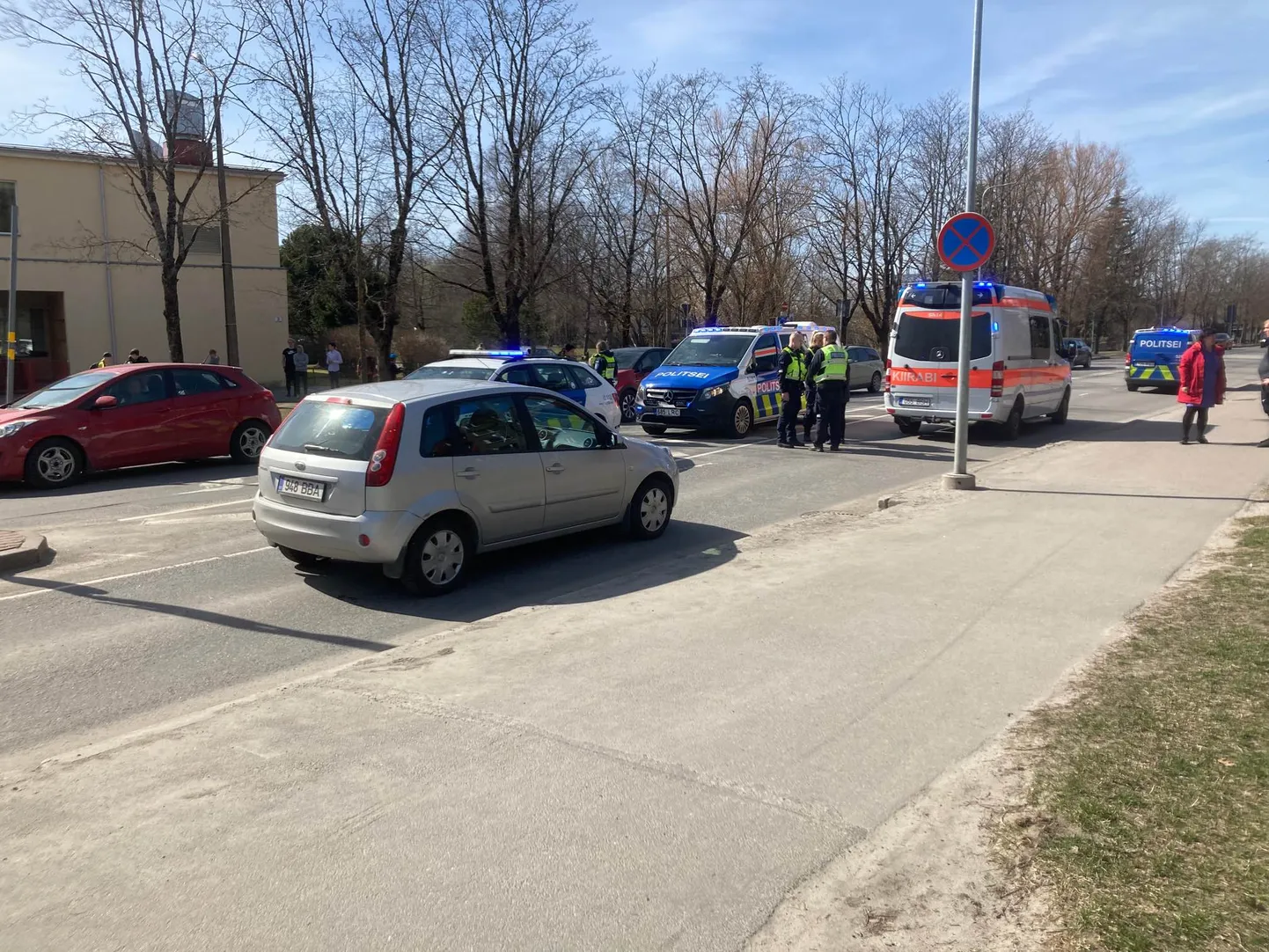 Ford sõitis ülekäigurajal otsa lapsele.