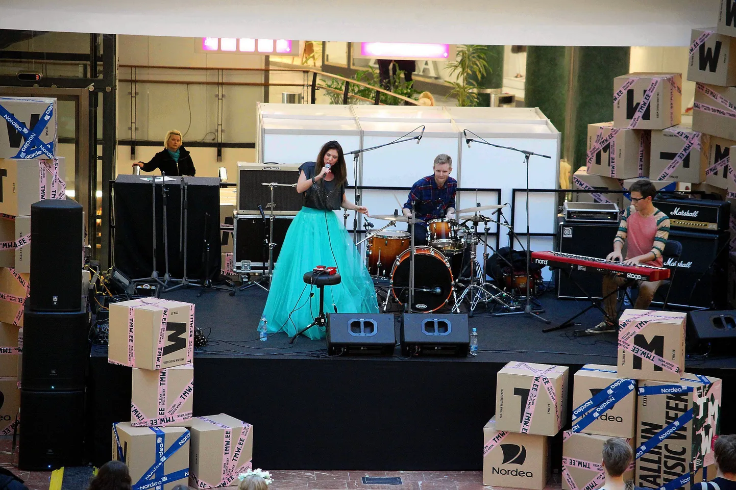 Tallinn Music Week 2014: linnalavad esimene päev. Carrot Lights ja Sibyl Vane Viru keskuses ning State of Zoe Jaani Seegis