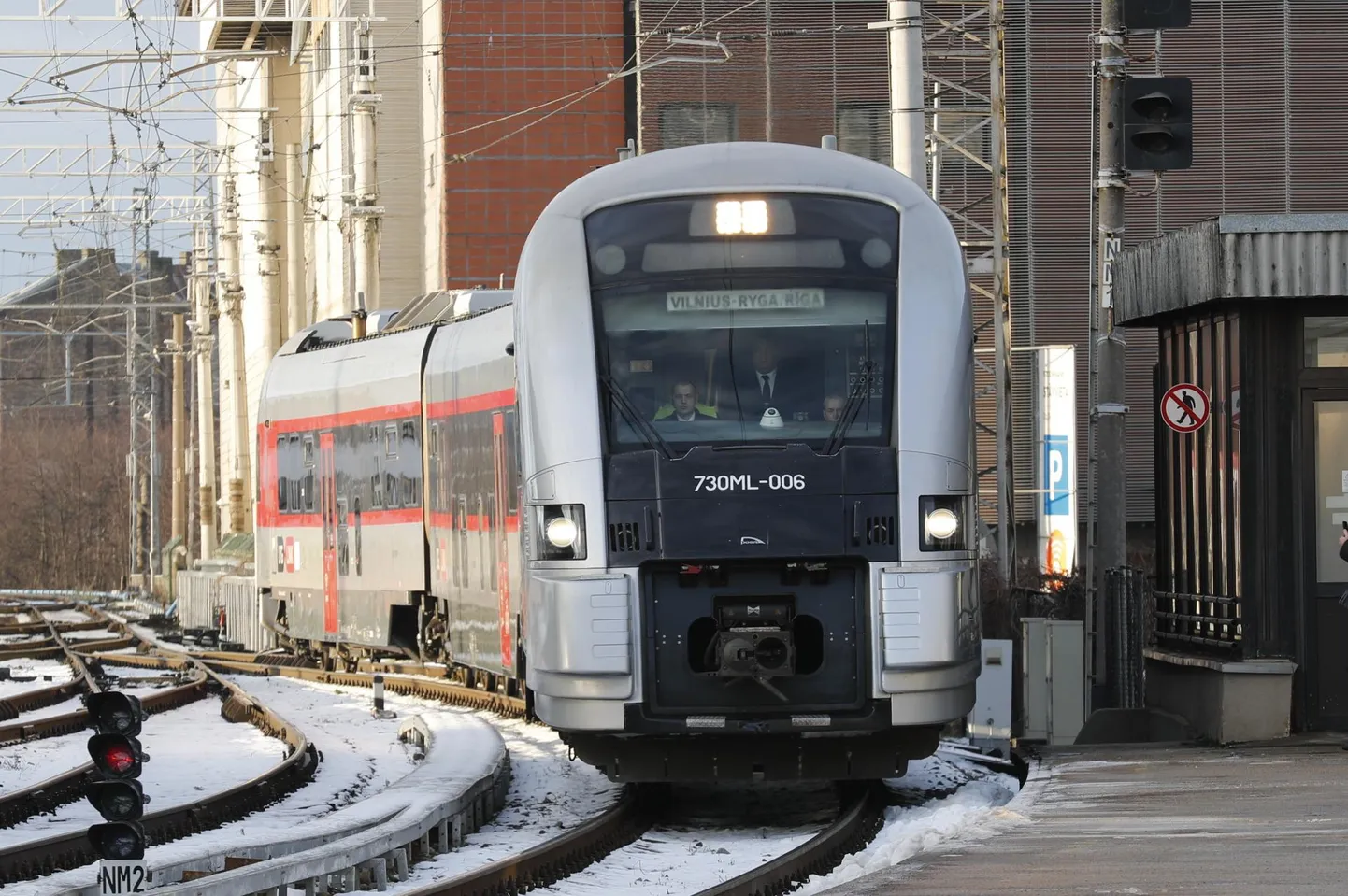 Eelmise aasta lõpust hakkasid uued elektrirongid sõitma Riia ja Vilniuse vahel.