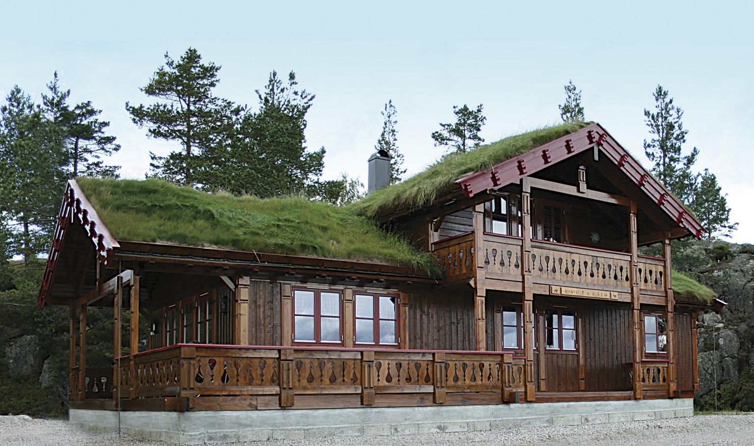 Norra vaba­ajamajad ehk hütid pole meie mõistes suvilad, sest paljud neist pannakse püsti hoopis mägedes asuvatesse suusa­keskustesse või rannikule ja on kasutuses aasta ringi.