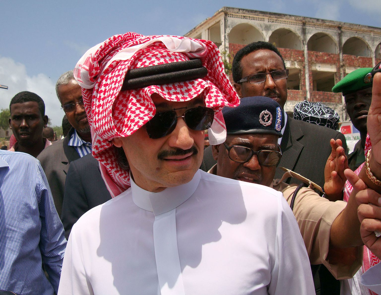 Saudi Araabia prints Al-Waleed bin Talal.