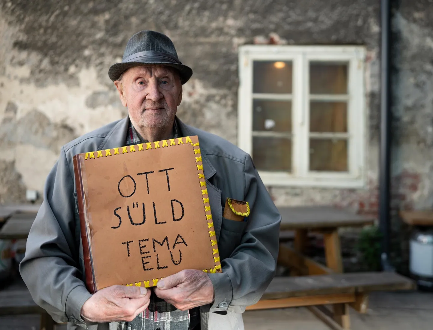 Ott Süld on elanud väga põnevat elu. Tema mälestused nahast kaante vahel on parajalt raske kandam.