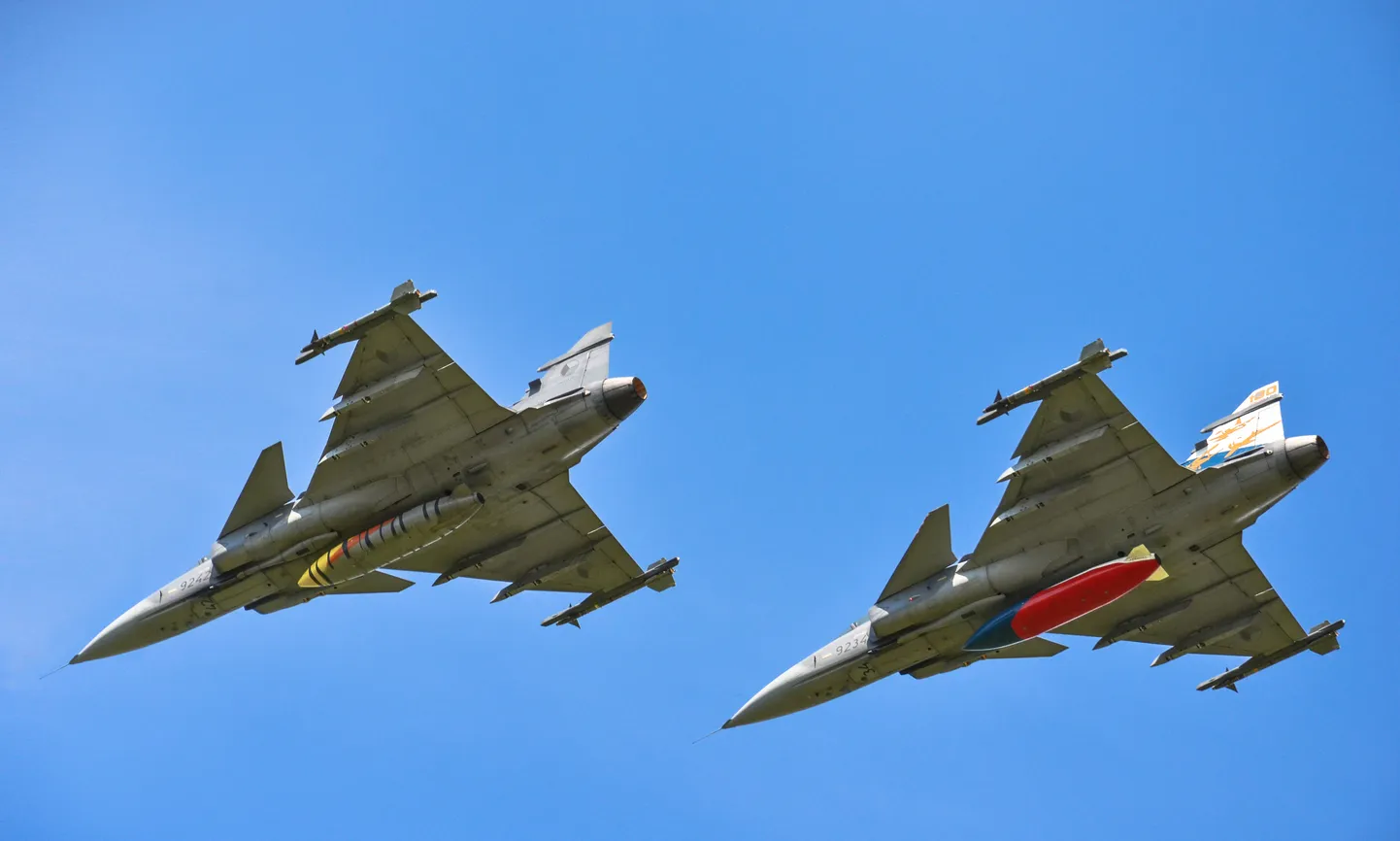 Čehijas gaisa spēku iznīcinātāji  "JAS 39 Gripen".