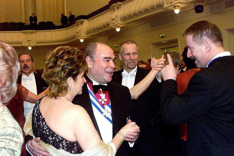 Eri Klas, Ariel Klas ja Siim Kallas presidendi vastuvõtul. Foto: