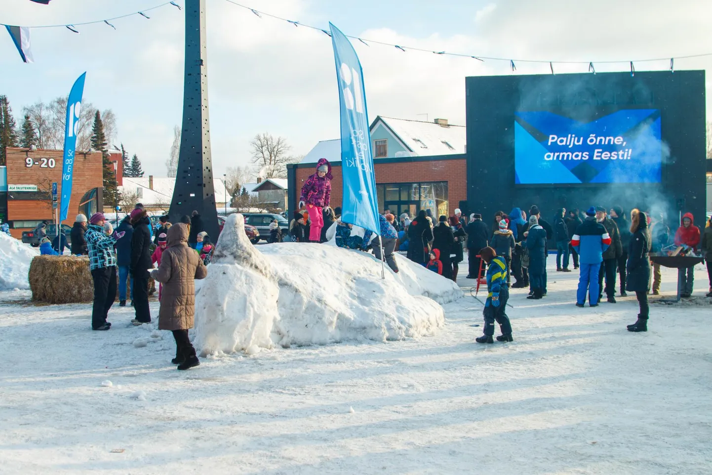 Tõrva keskväljaku avapidu 24. veebruaril 2018 pärast linnasüdame ehitustöid.