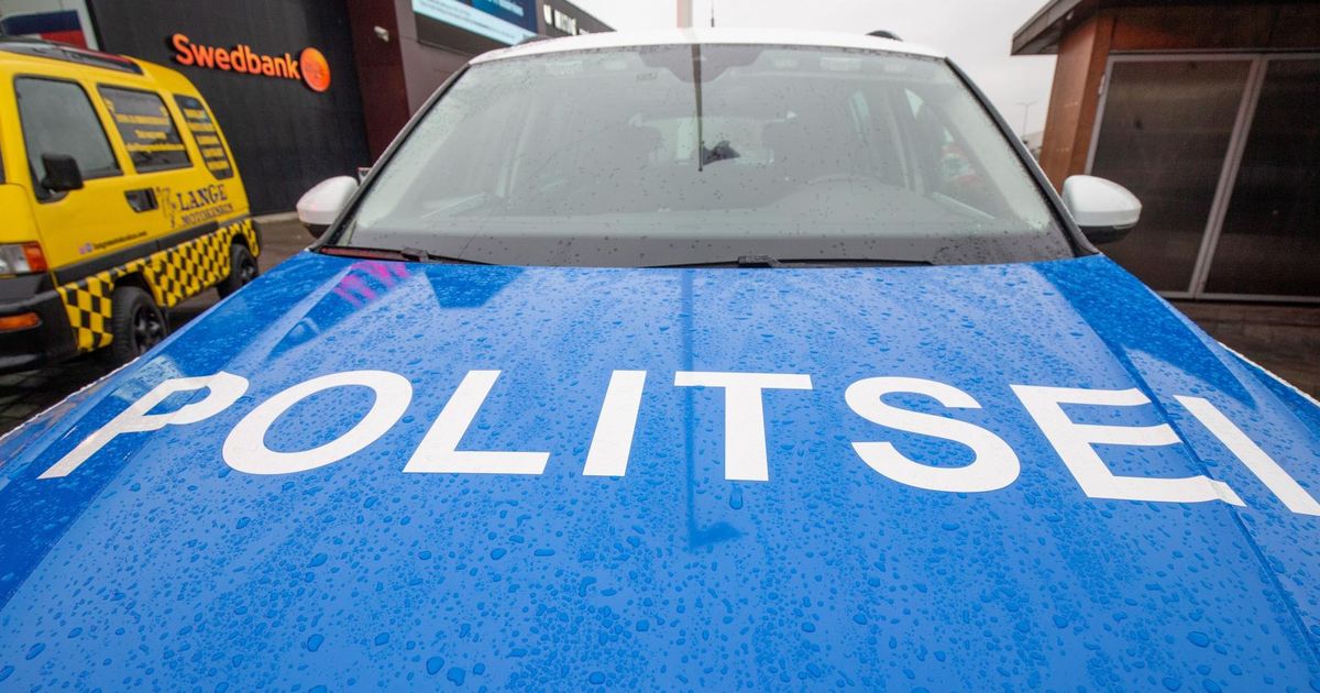 Auto lõpetas kraavis