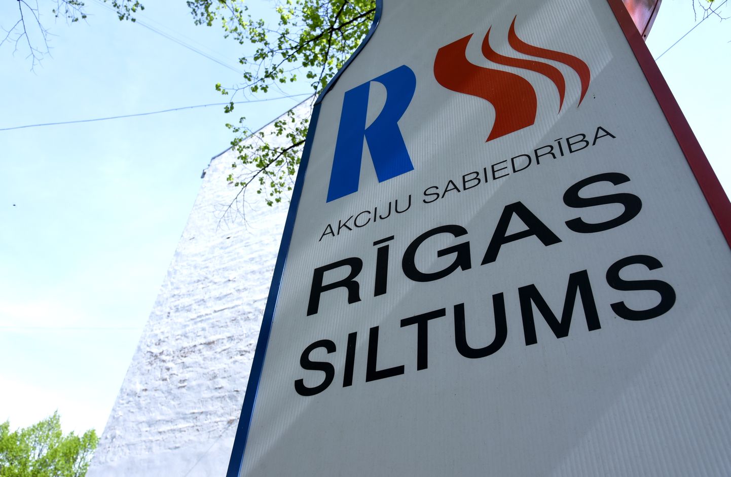 Лого предприятия Rīgas siltums.