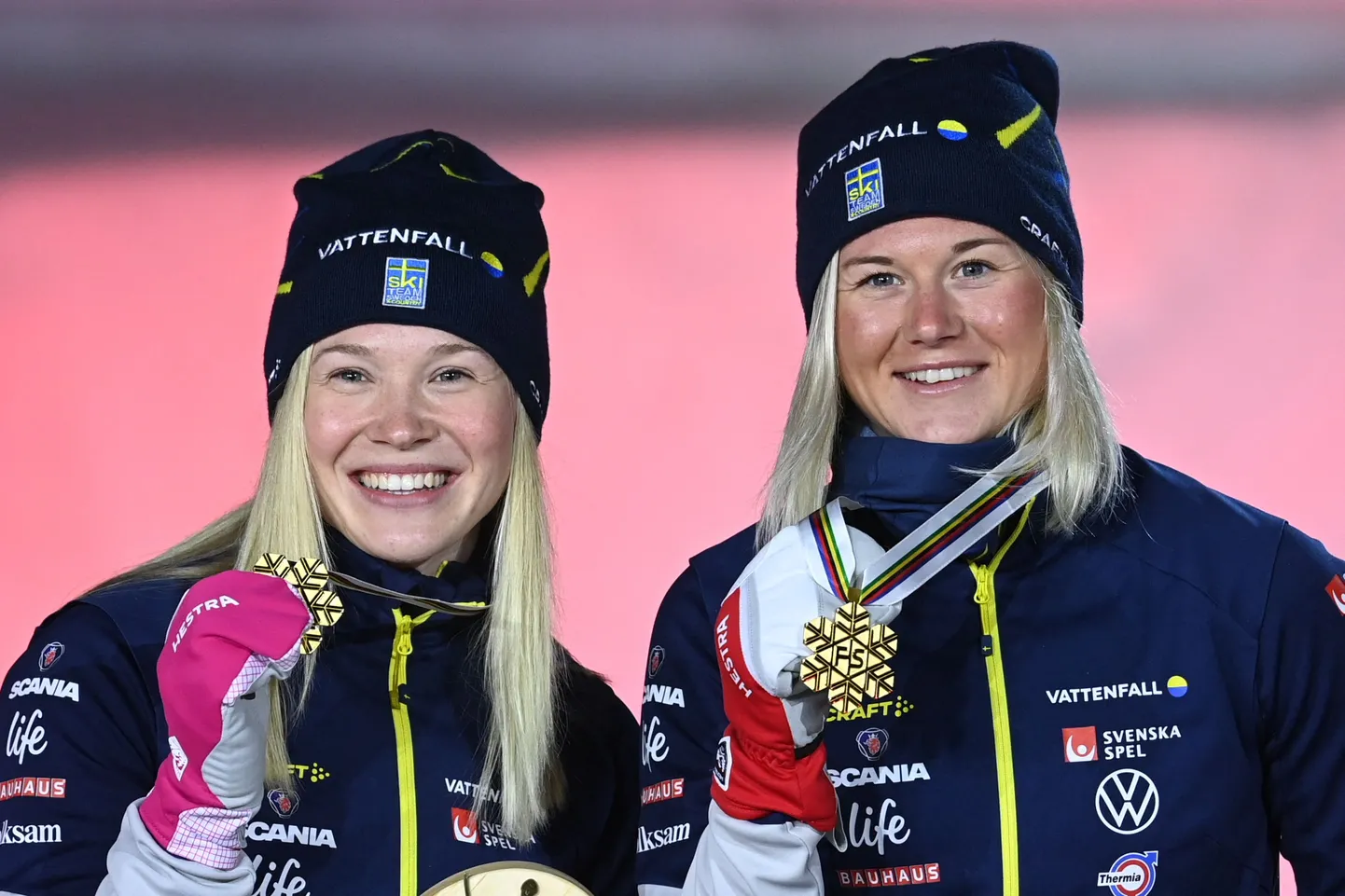 Rootsi sprinditeate kullanaised Jonna Sundling ja Maja Dahlqvist.