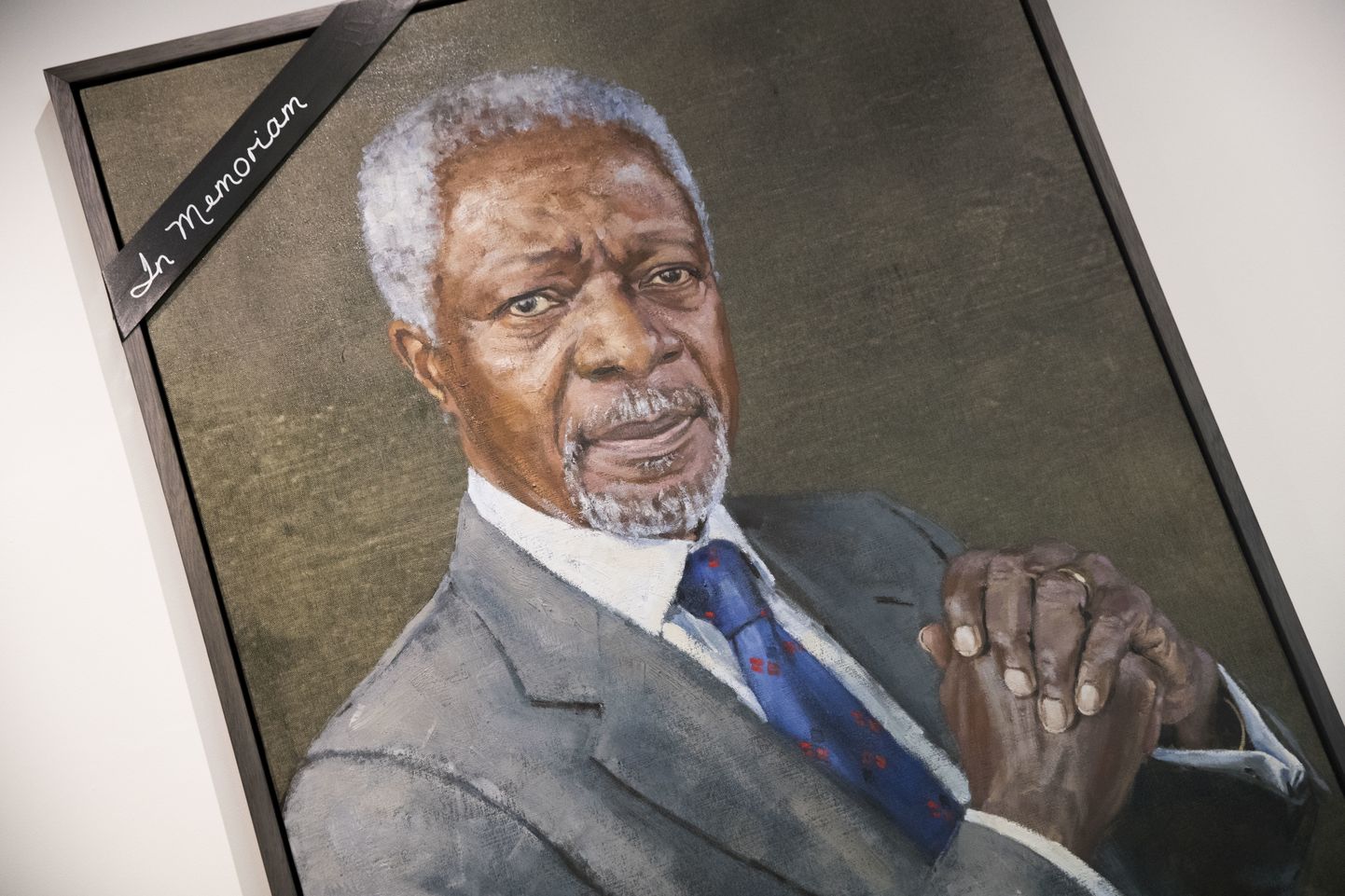 Kofi Annani leinalindiga portree ÜRO peakorteris.