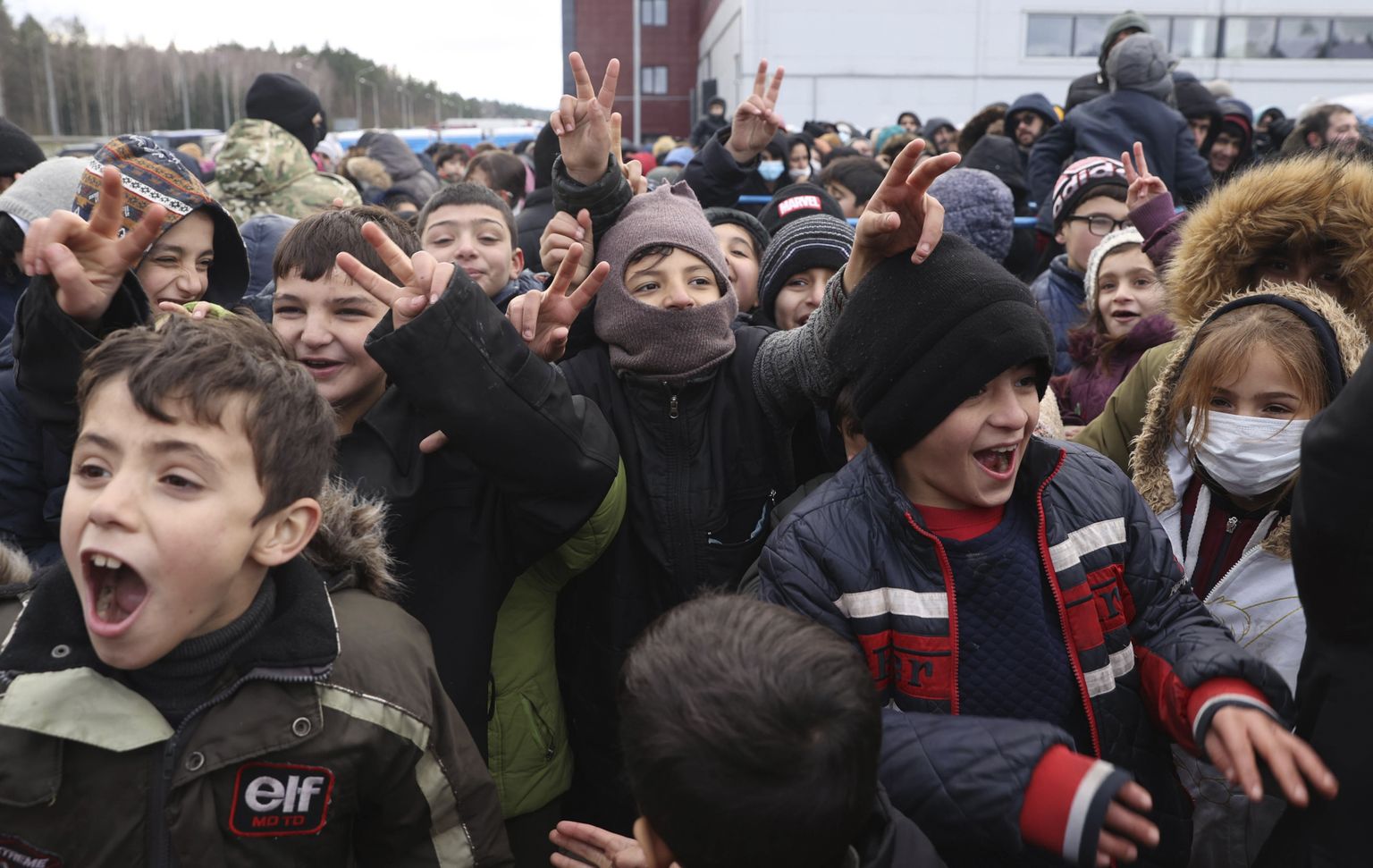Valgevenes Bruzgi logistikakeskuses olnud lapsmigrandid mullu 30. novembril.