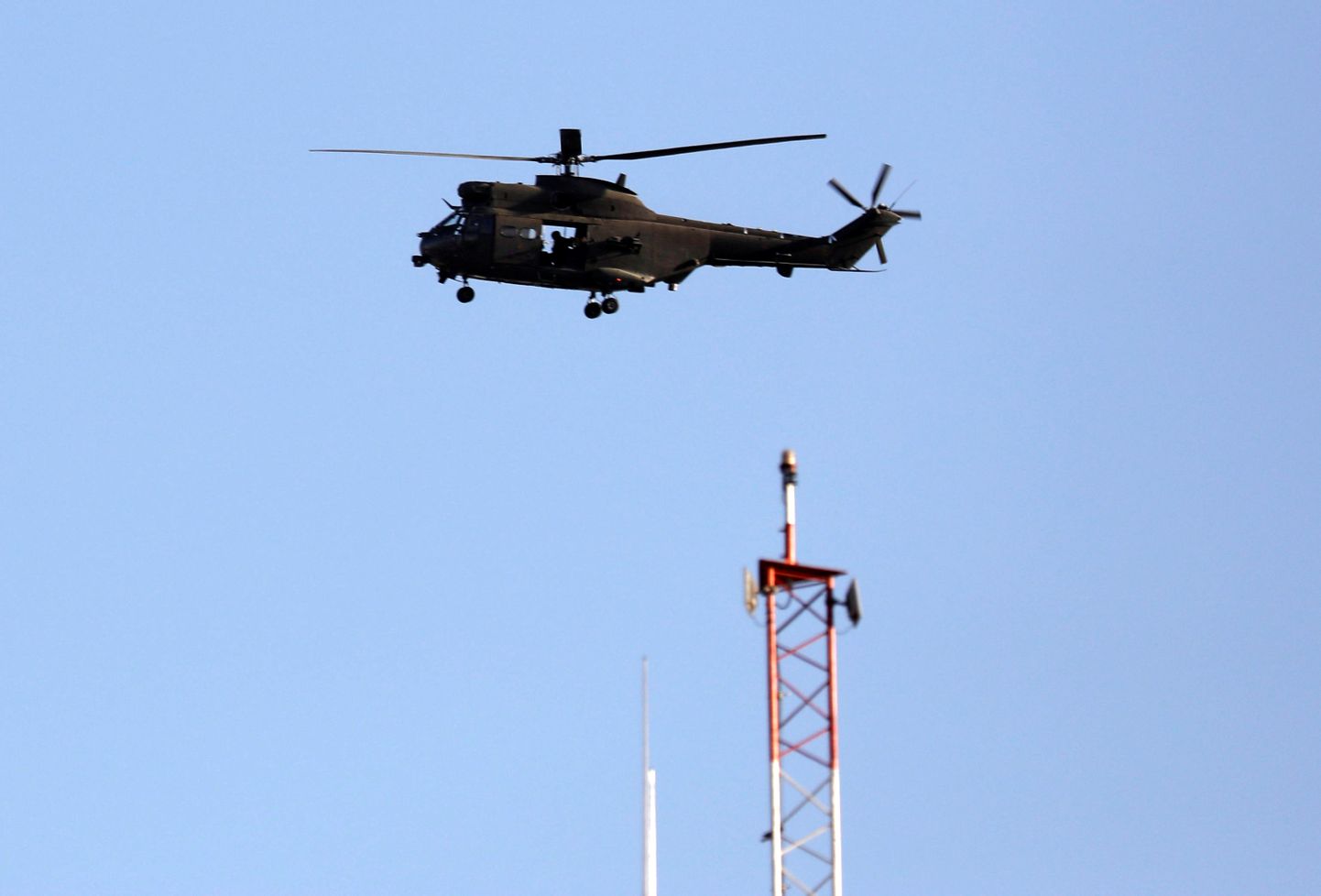 NATO helikopters virs Kabulas