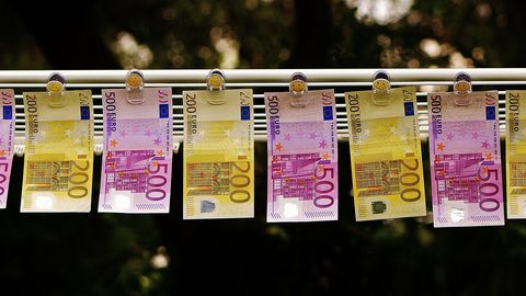 Anekdoot: laenasin sinu isale tuhat eurot