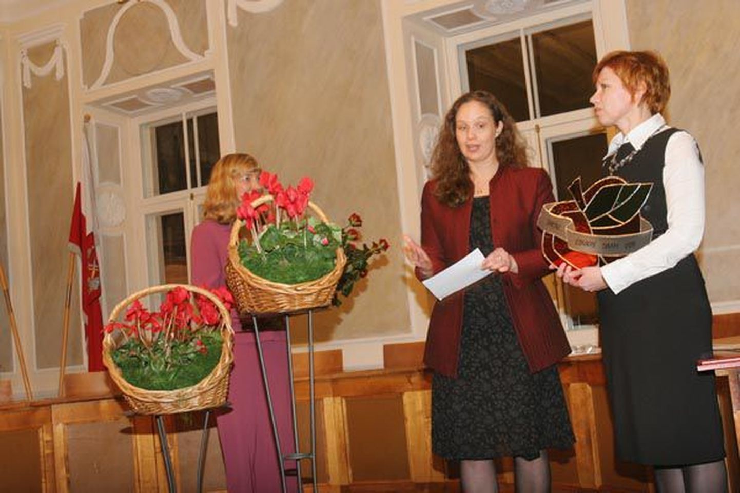 Ettevõtlike Daamide Assotsiatsioon valis Tartu edukaks daamiks 2009 Tartu abilinnapea Karin Jaansoni.