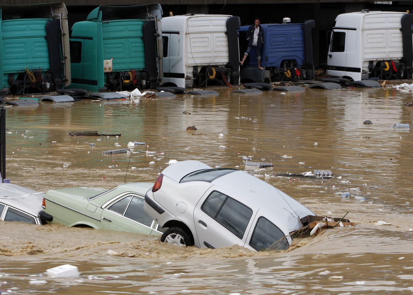 Vee alla jäänud sõidukid Türgis