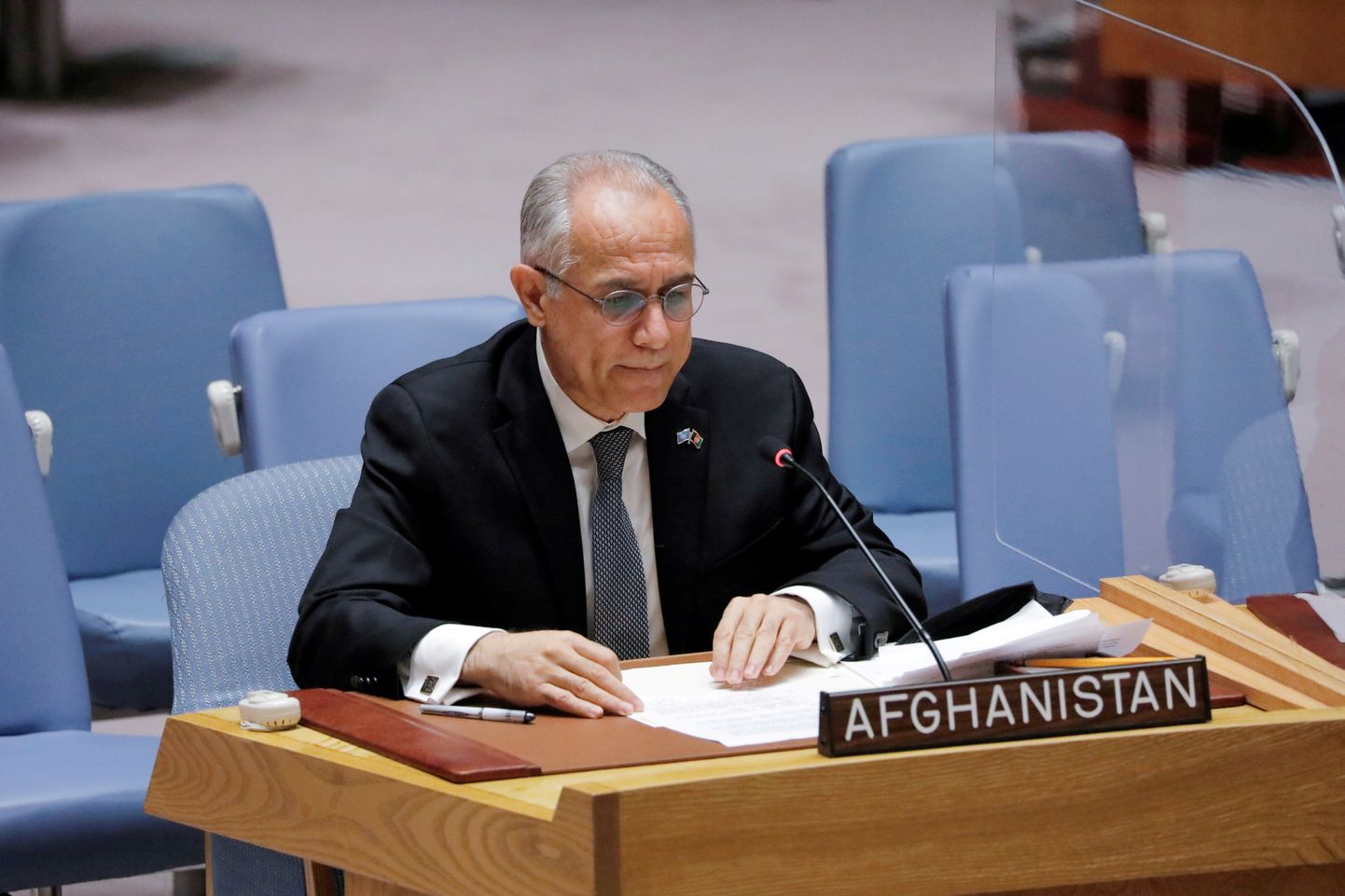 Afganistani kukutatud valitsuse saadik ÜROs Ghulam Isaczai on varasemalt teravalt Talibani kritiseerinud.