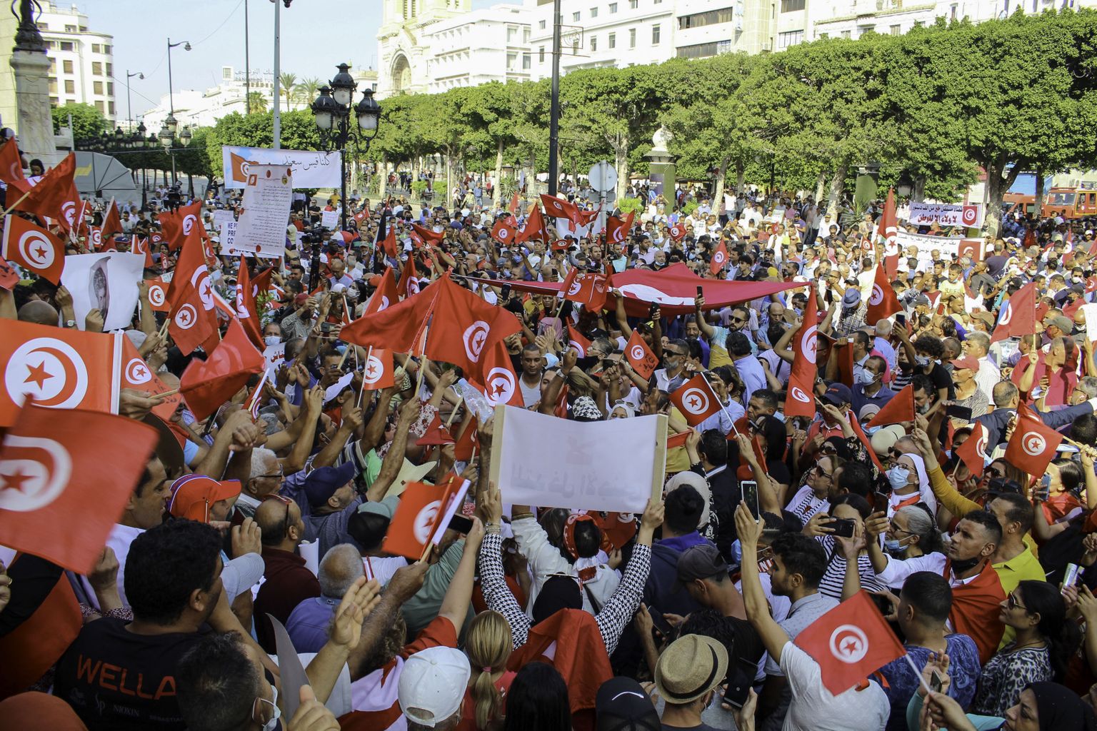 Presidendi toetusmeeleavaldus Tunises.