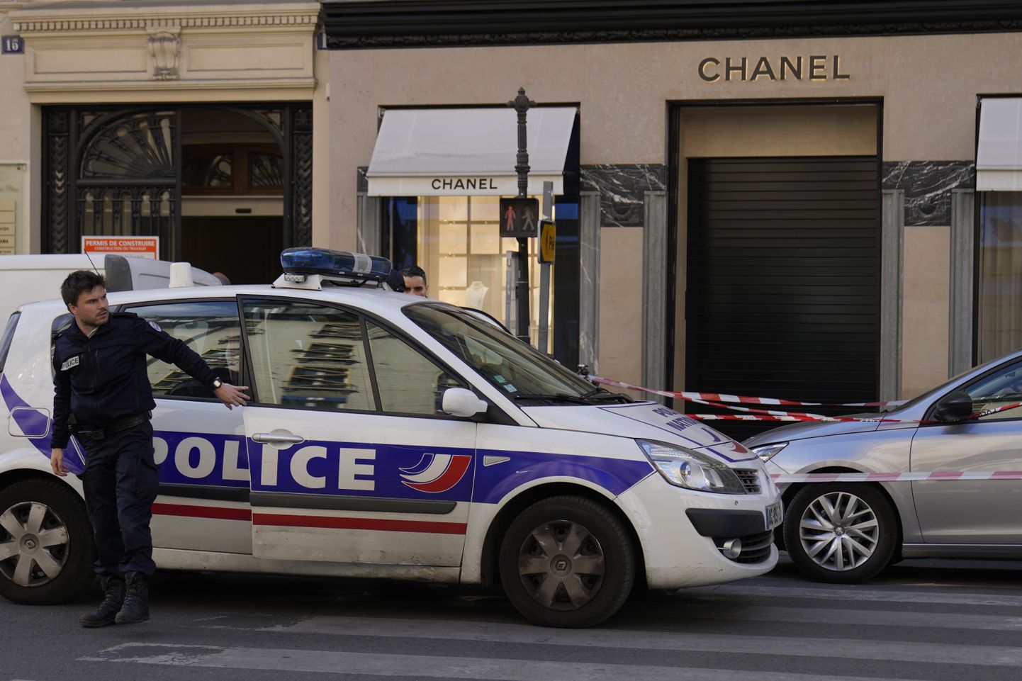 Prantsuse politseiuurijad möödunud aastal Pariisis.