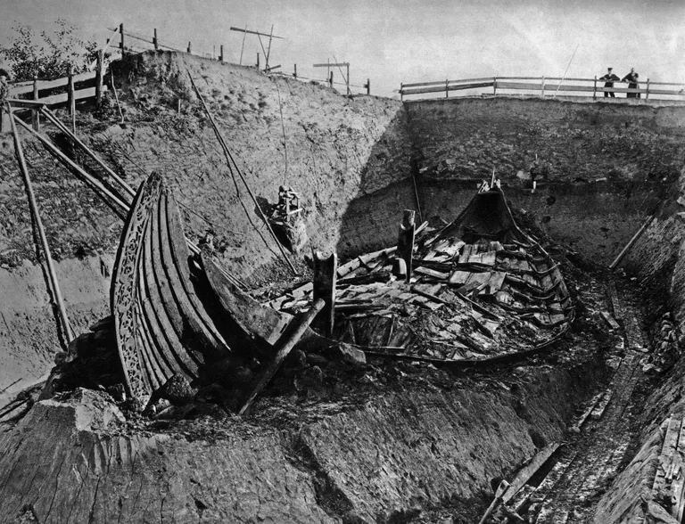 Norras Osbergis 1903 leitud viikingilaeva matus