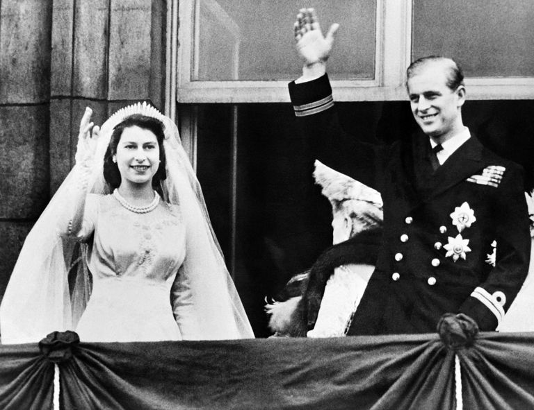 Elizabete II un princis Filips 1947. gadā, tikko apprecējušies.
