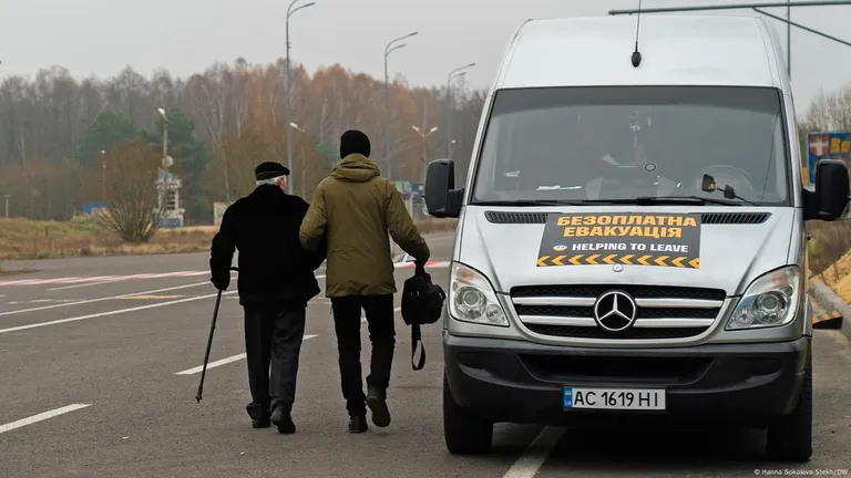 Украинцы на пропускном пункте "Мокраны-Доманово"