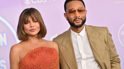 KLÕPSUD ⟩ «Appi, ma kõndisin vist temast mööda!» Modell Chrissy Teigen nautis koos perega Tallinna vanalinna võlusid
