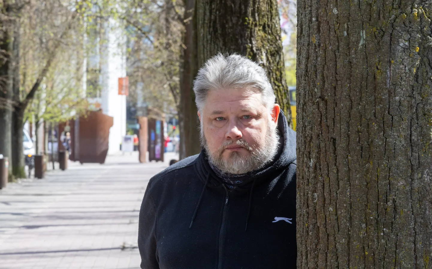 Kirjanik Indrek Hargla Tartu kesklinnas.