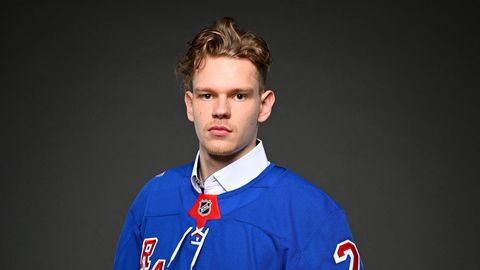 Vismaz trīs latvieši piedalīsies NHL komandu vasaras attīstības nometnēs