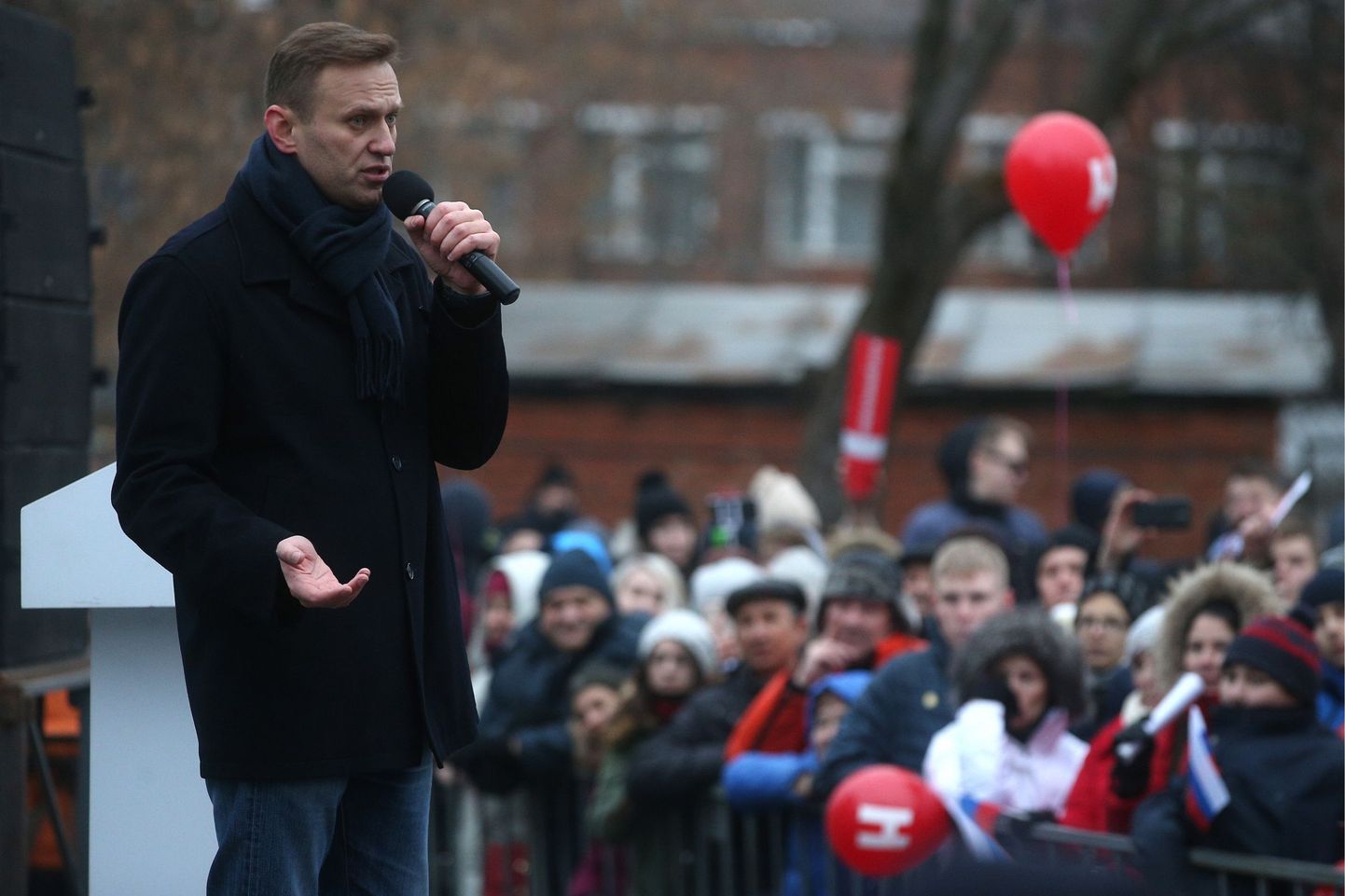 Navalnõi toetajaskonnale kõnet pidamas.