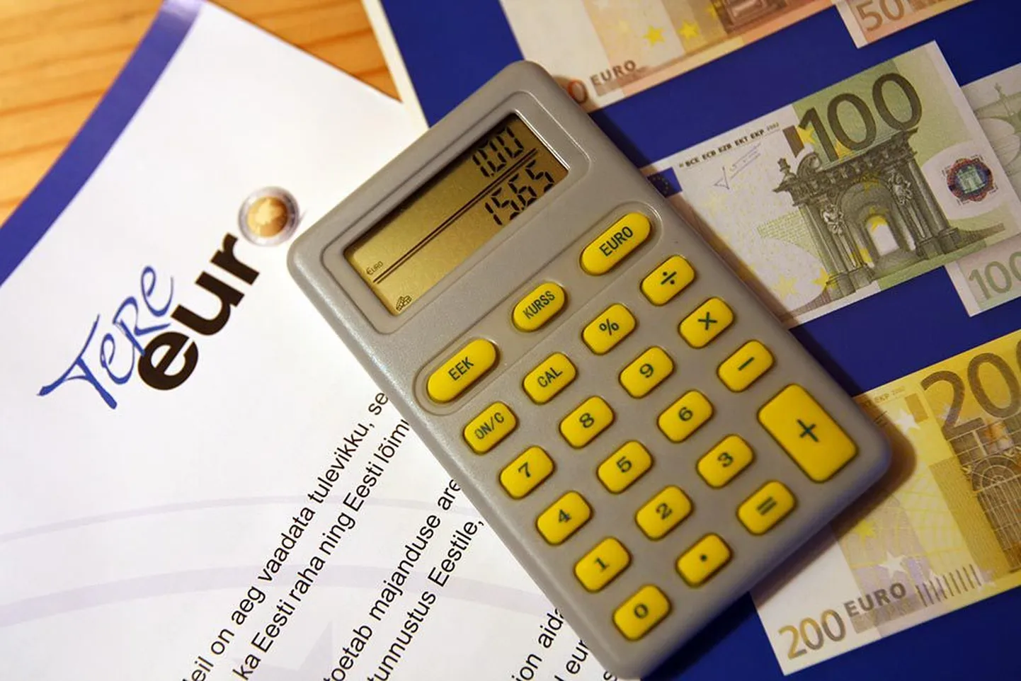 Selline näeb välja eurokalkulaator, mis jõudis 561 000 postkasti üle Eesti.