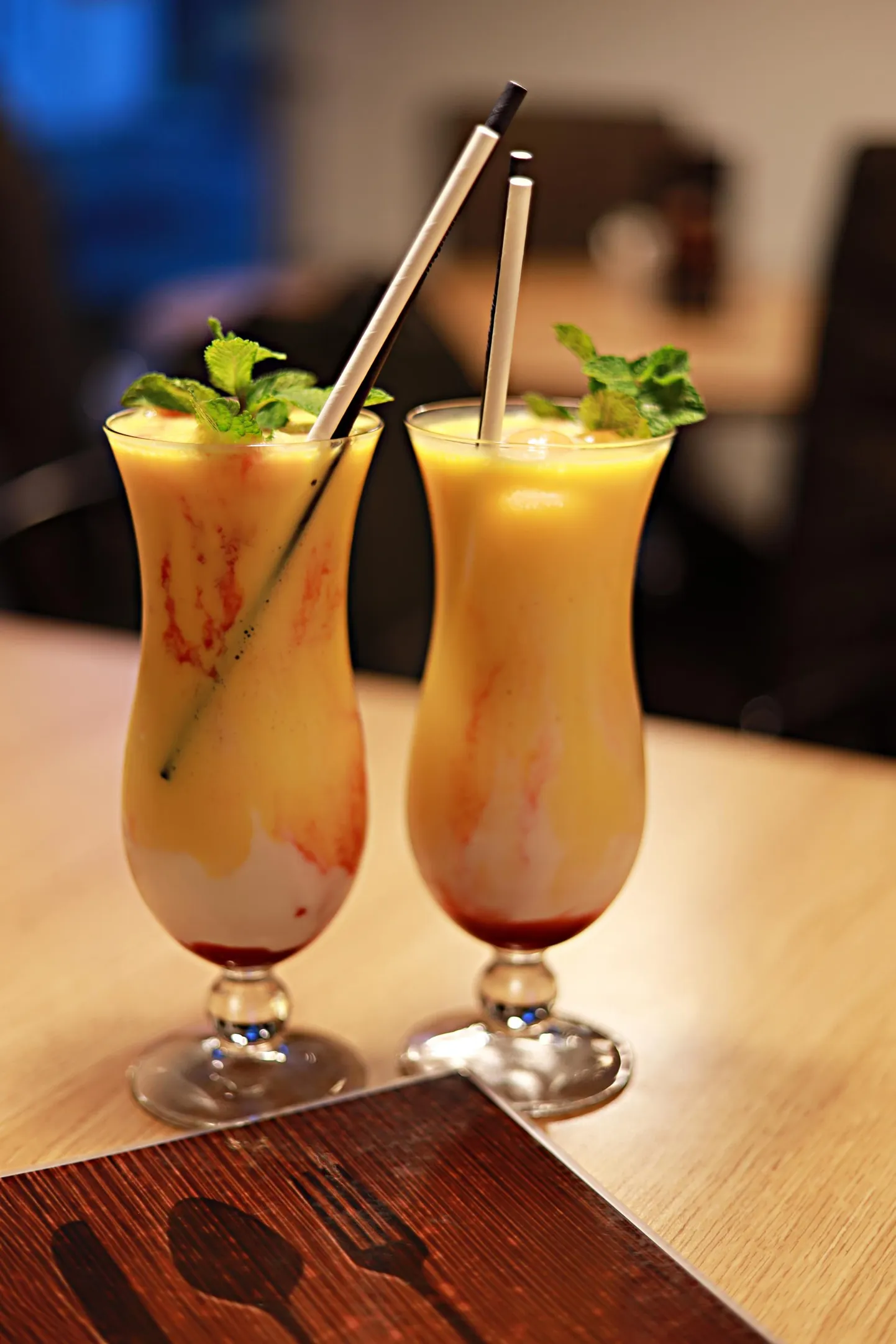 Smuutilik alkoholivaba jogurti-puuviljajook lassi on tõeline üllataja, mis leevendab toitude vürtsikust FOTO: Greta Sauter
