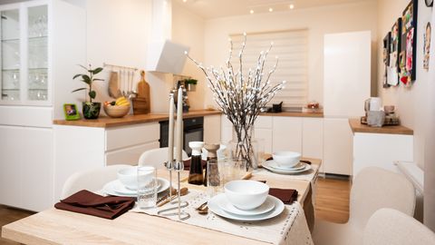 Pirms un pēc: funkcionāls virtuves zonējums atvērta tipa telpā