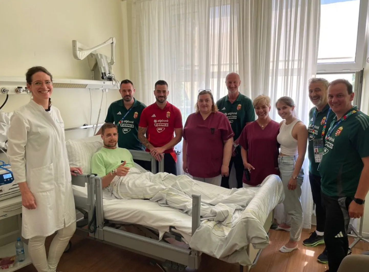 Meeskonnaliikmed käisid Barnabás Vargat haiglas vaatamas.