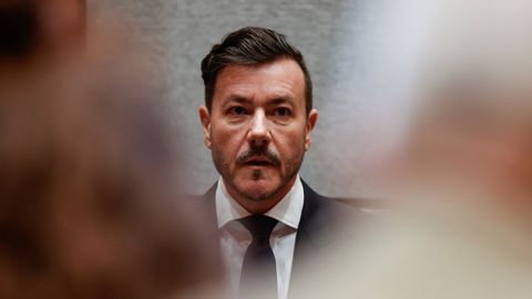 TÄIELIK KAOTUS ⟩ Laostunud miljardär jääb oma unistuste kodust ilma: tema uus elamine on märksa kitsam
