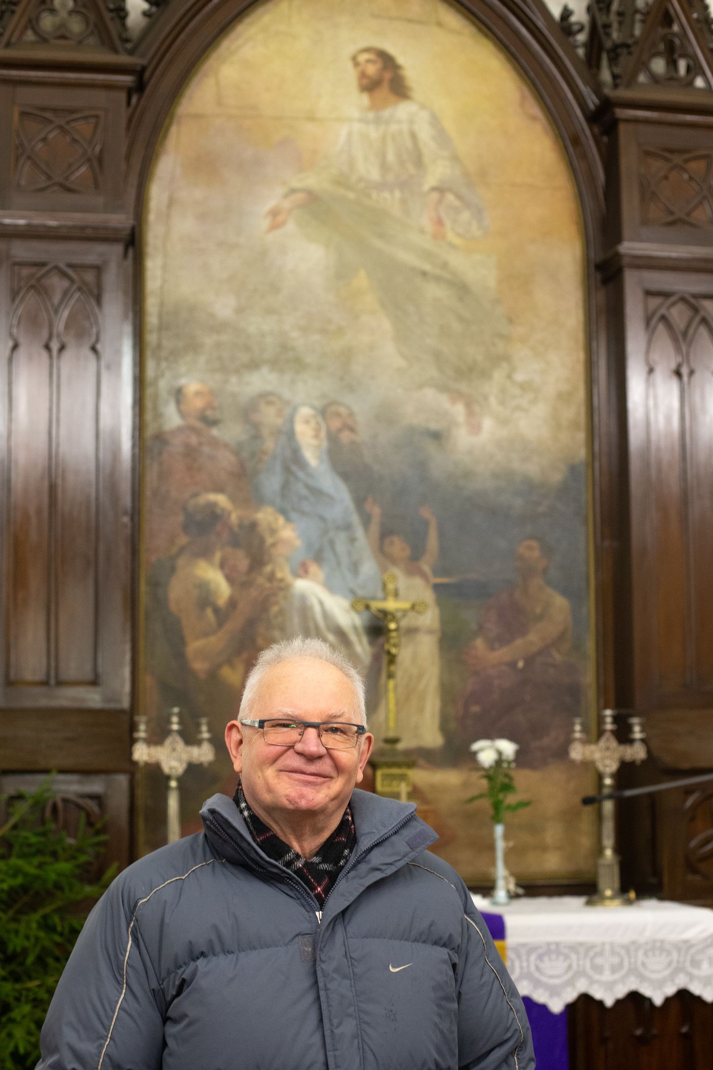 По словам Пеэтера Калдура, алтарная картина йыхвиской церкви пострадала в 1943 году во время большого пожара, который начался с церкви, но реставрация ей требуется также в силу возраста.