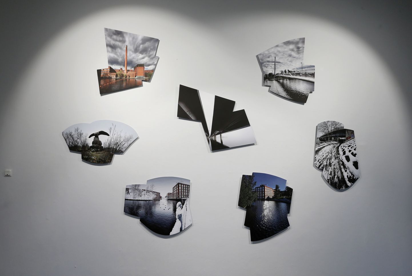 Petri Nuutineni vabavormilised fotod näitusel Nooruse galeriis.