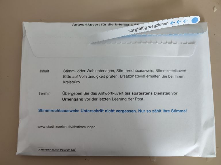 Конверт для голосования на референдуме в Швейцарии