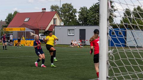 Tarva naised said väärt võidu, mehed langesid neljandaks
