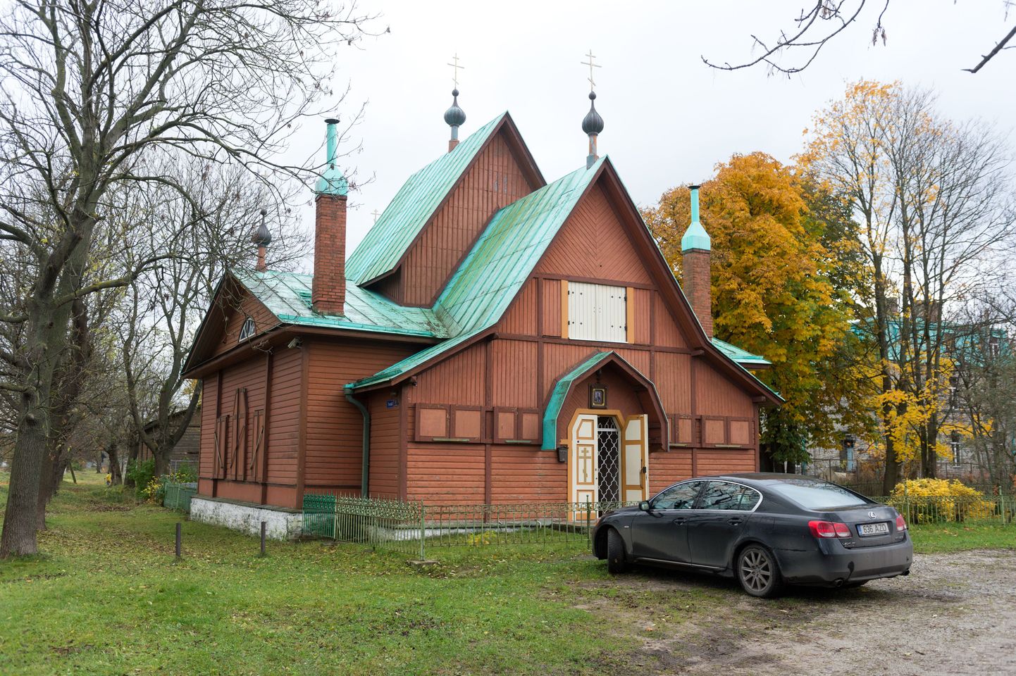 Püha Nikolause kirik Koplis Treiali tänaval.