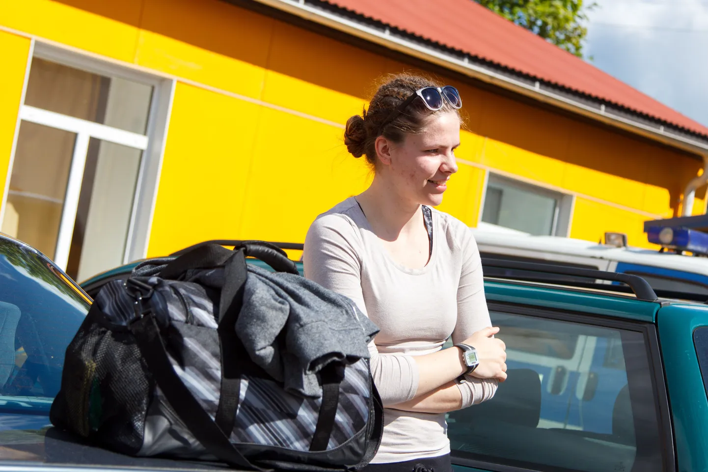 Liis Hulkko mõni hetk enne bussile astumist.