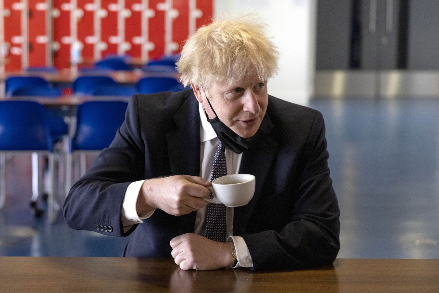 Ühendkuningriigi peaminister Boris Johnson külastamas eile kooli Londonis.