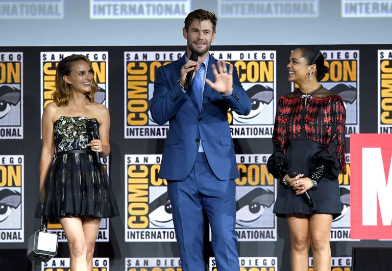 Natalie Portman, Chris Hemsworth ja Tessa Thompson Comic-Conil San Diegos 2019