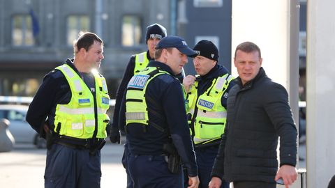 Таави Аас о стрельбе на площади Вабадузе: Таллинн высоко ценит решительные действия полиции
