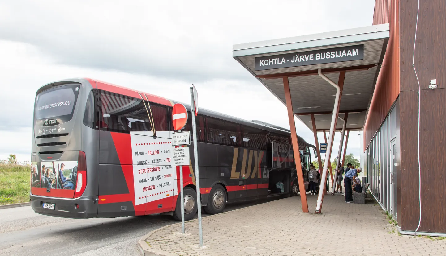 С 1 января на рейсах "Lux Express" в сторону Таллинна и Нарвы отменяется остановка на автостанции в Кохтла-Ярве у торгового центра "Вирония".