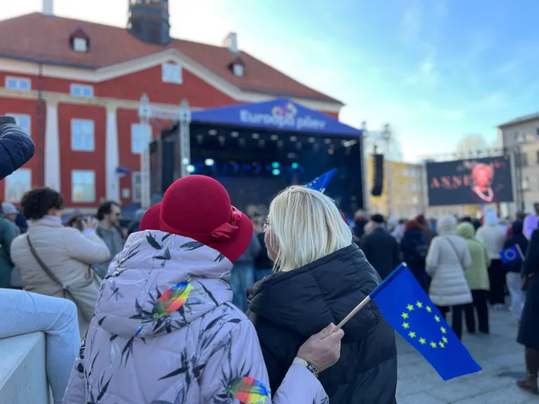 На концерте в честь Дня Европы.