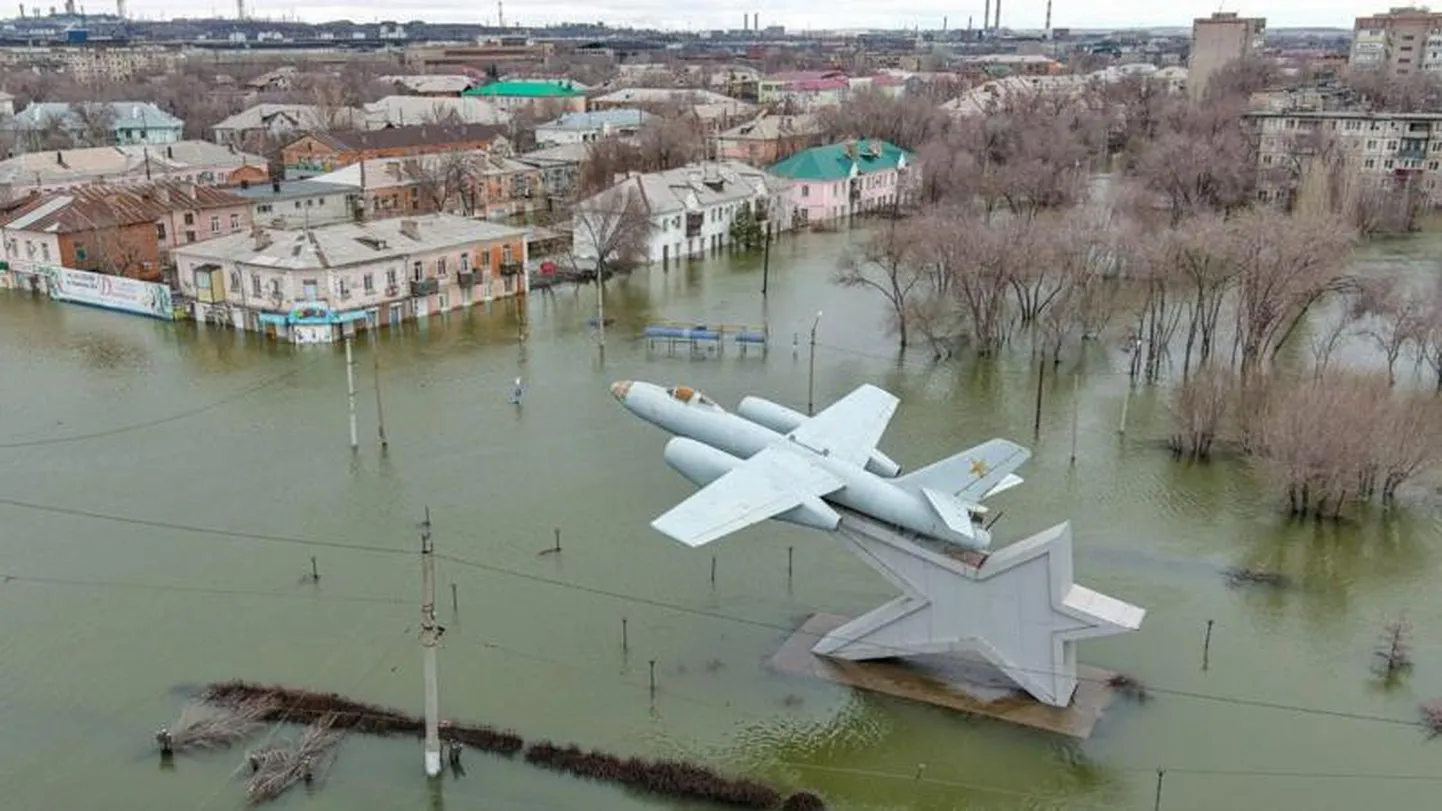 Затопленная площадь Гагарина в Орске.