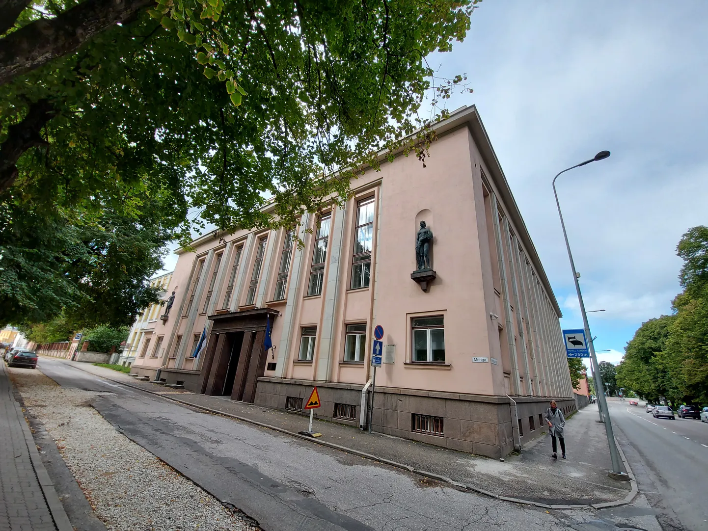 Haridus- ja teadusministeeriumi hoone Tartus.