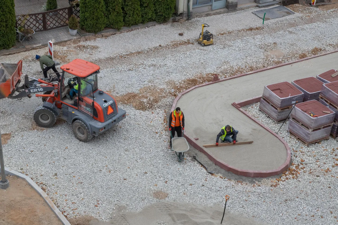 Linnavalitsus pikendadab Tartu tänava ehitustööde tähtaega 30. novembrini.